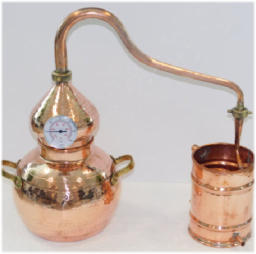 small copper alembic of 5 litres